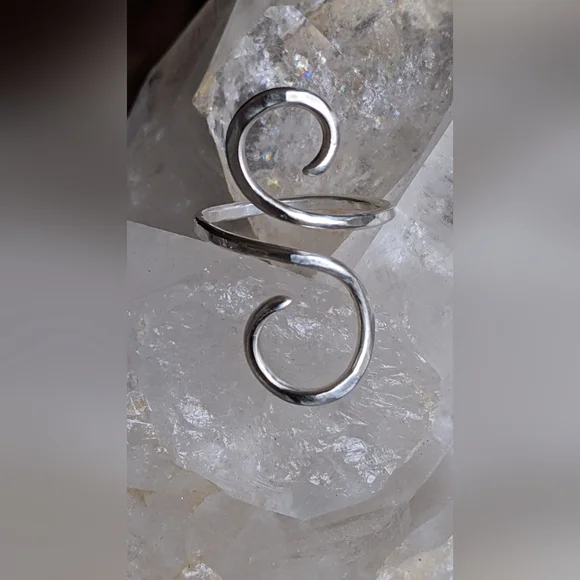 Artisan Sterling Silver Spiral Ring - Picture 7 of 15